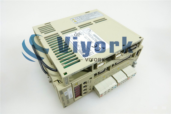 Yaskawa SGDH-A5AEY705 Industrial Servo Drive 50 / 60HZ 200 - 230VAC INPUT 1.1AMP