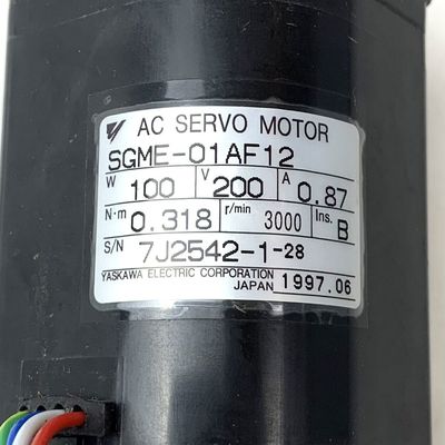 Yaskawa SGME-01AF12 AC Servo Motor 100W 3000RPM 200V 0.87A NEW