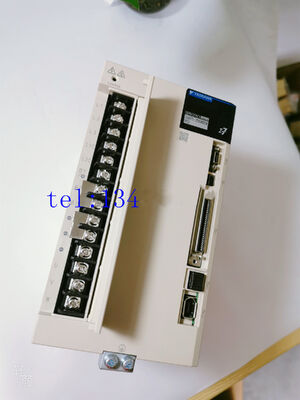 Yaskawa SGD7S-200A00A002 SERVO DRIVE 380-480VAC NEW