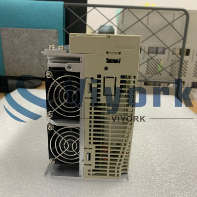 Yaskawa SGDH-30DE SERVOPACK DRIVE 3KW 3PH 480VAC NEW